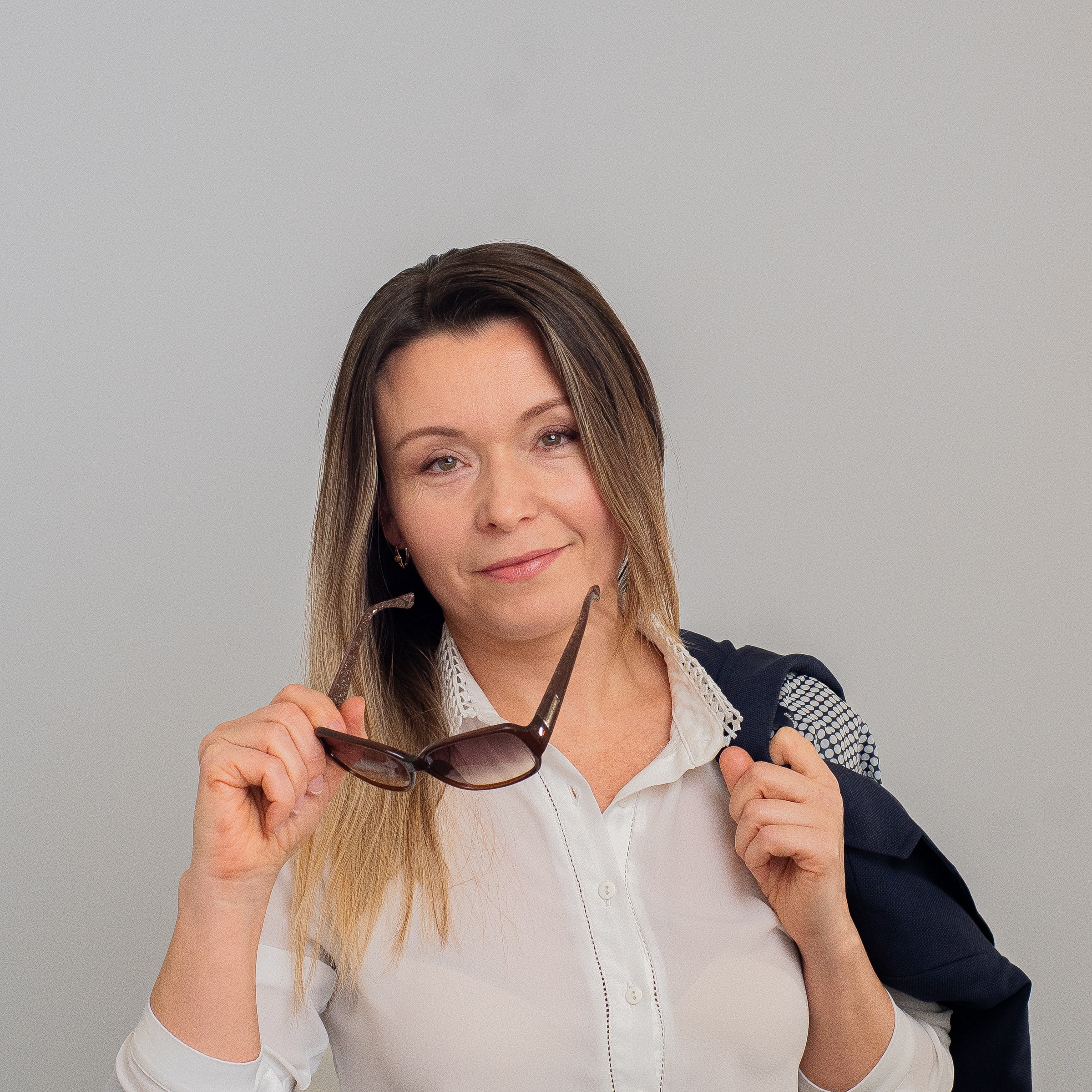 Iulia B2 Min